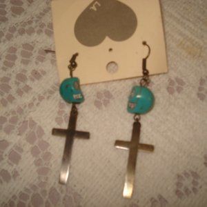 Brandy Melville nwt Silver cross w/turquoise skull